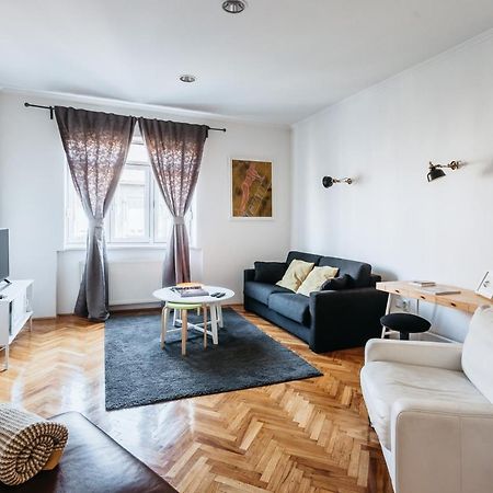 Bond Apartment Zagreb Bagian luar foto