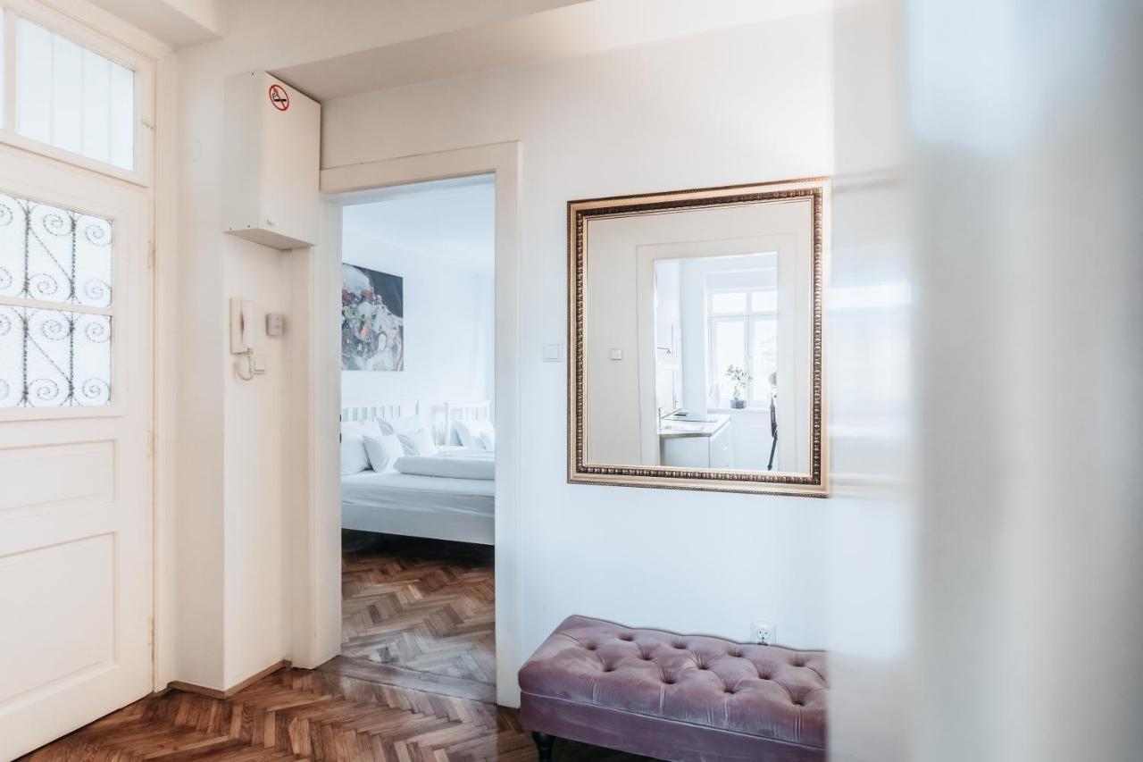 Bond Apartment Zagreb Bagian luar foto