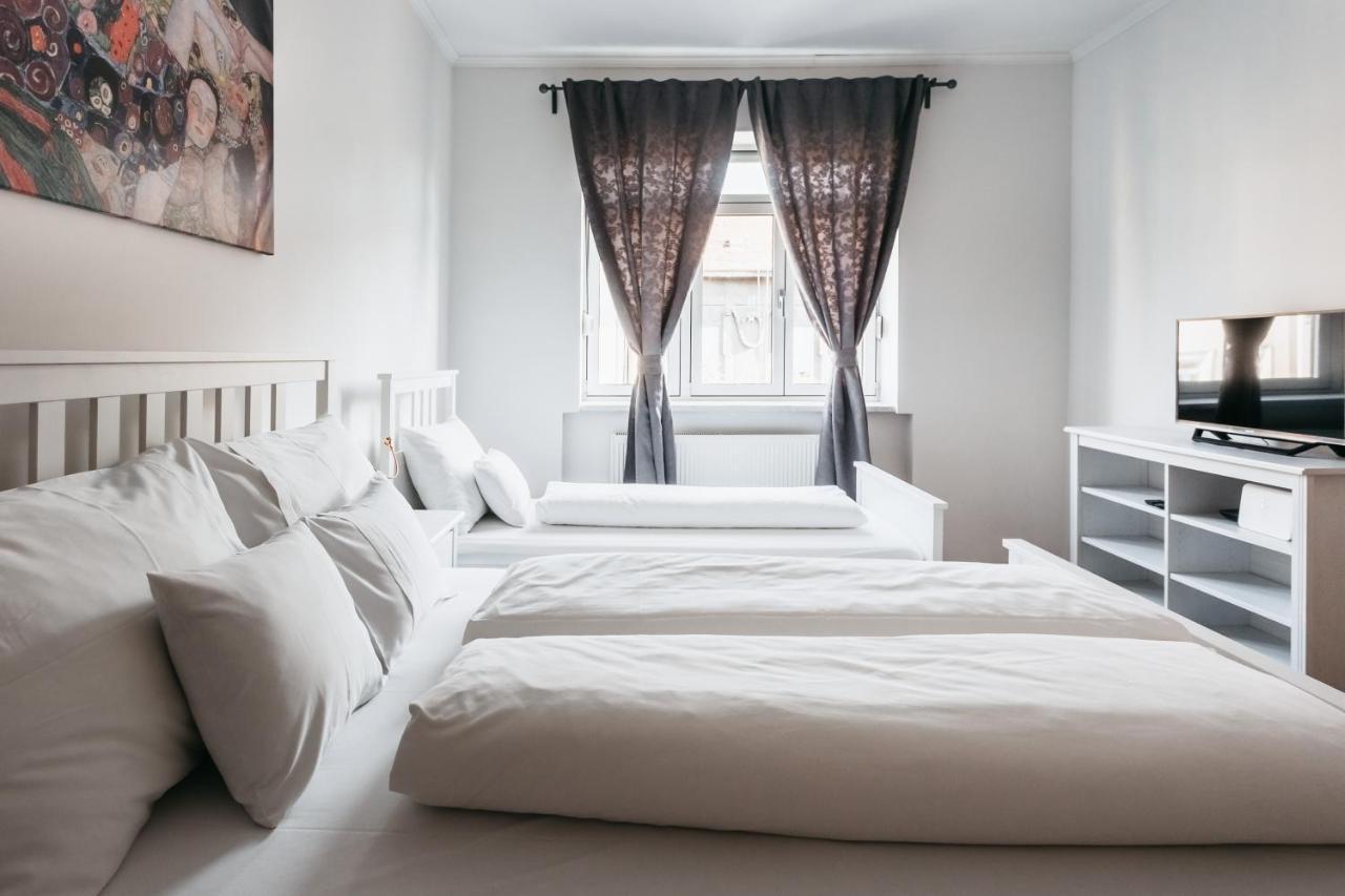 Bond Apartment Zagreb Bagian luar foto